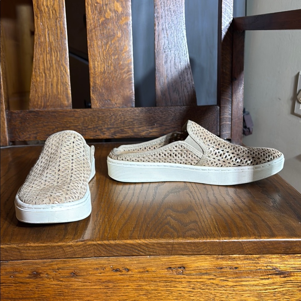 Sofft Gold Mules with Intricate Design